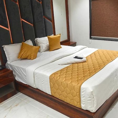 Hotel Palms Residency, Chembur มุมไบ ภายนอก รูปภาพ
