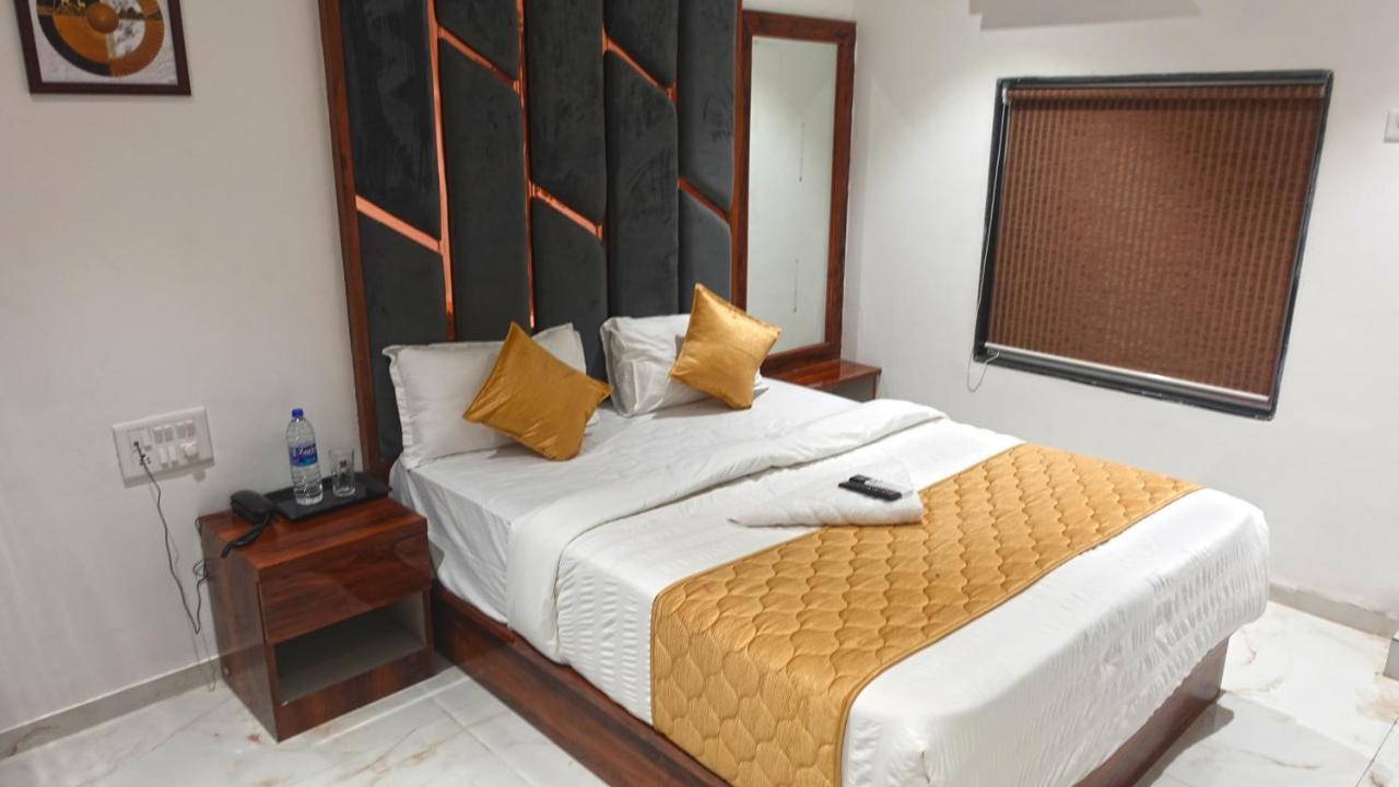Hotel Palms Residency, Chembur มุมไบ ภายนอก รูปภาพ