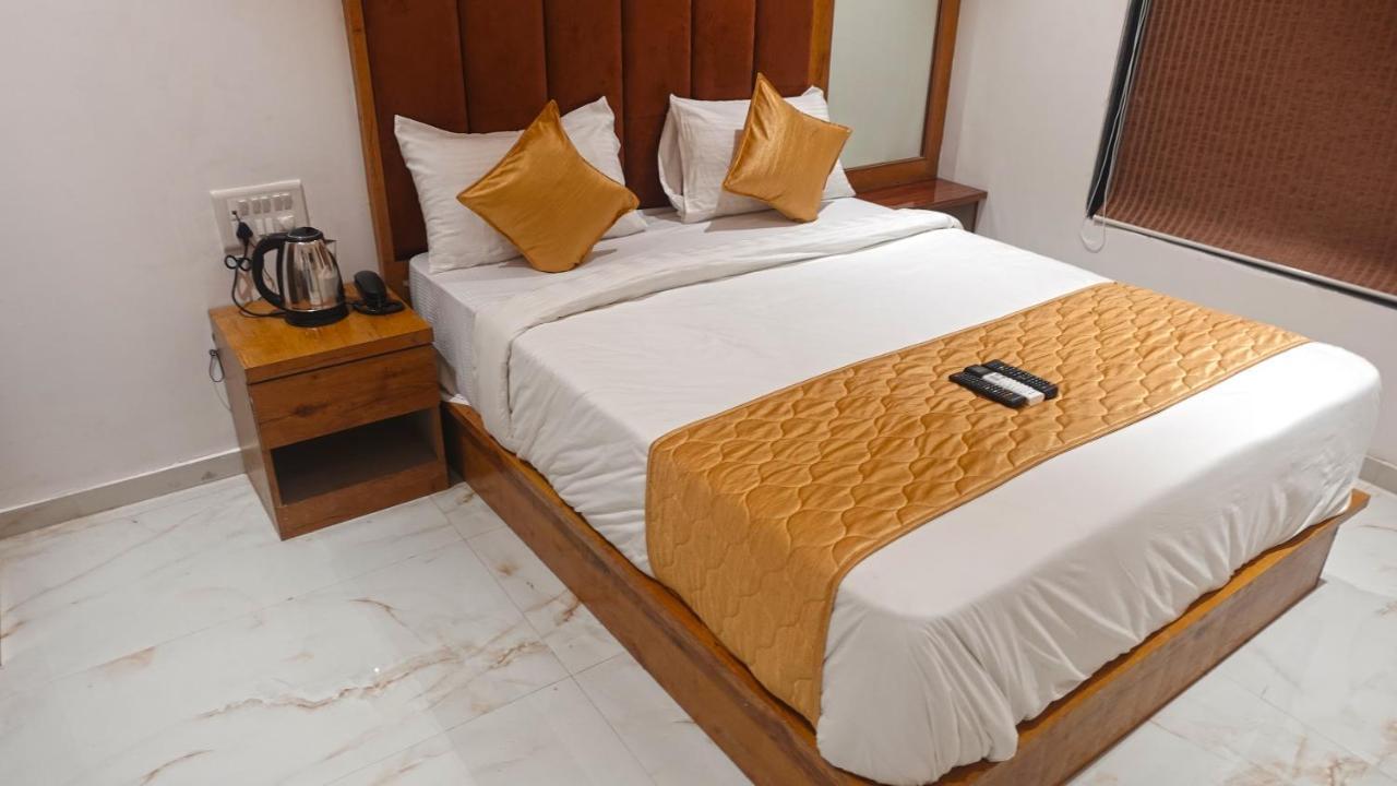 Hotel Palms Residency, Chembur มุมไบ ภายนอก รูปภาพ