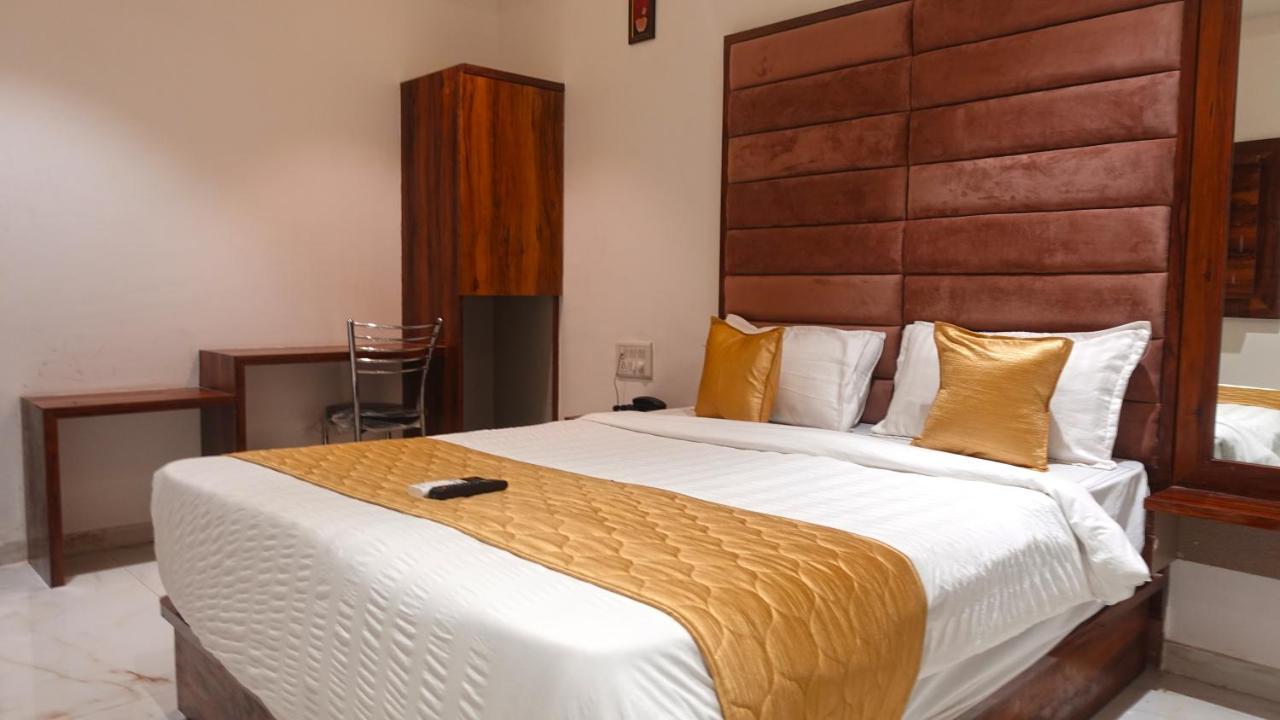 Hotel Palms Residency, Chembur มุมไบ ภายนอก รูปภาพ