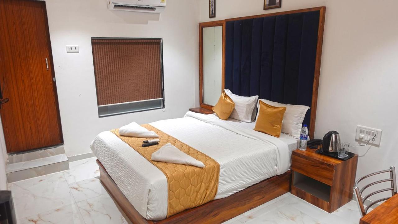 Hotel Palms Residency, Chembur มุมไบ ภายนอก รูปภาพ