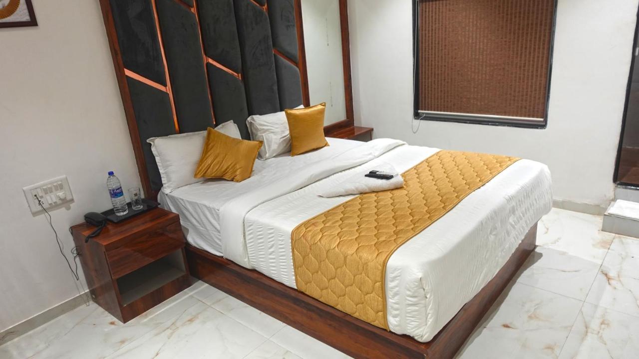 Hotel Palms Residency, Chembur มุมไบ ภายนอก รูปภาพ