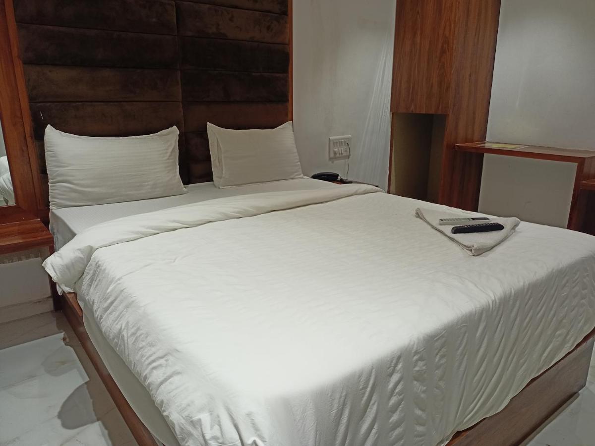 Hotel Palms Residency, Chembur มุมไบ ภายนอก รูปภาพ