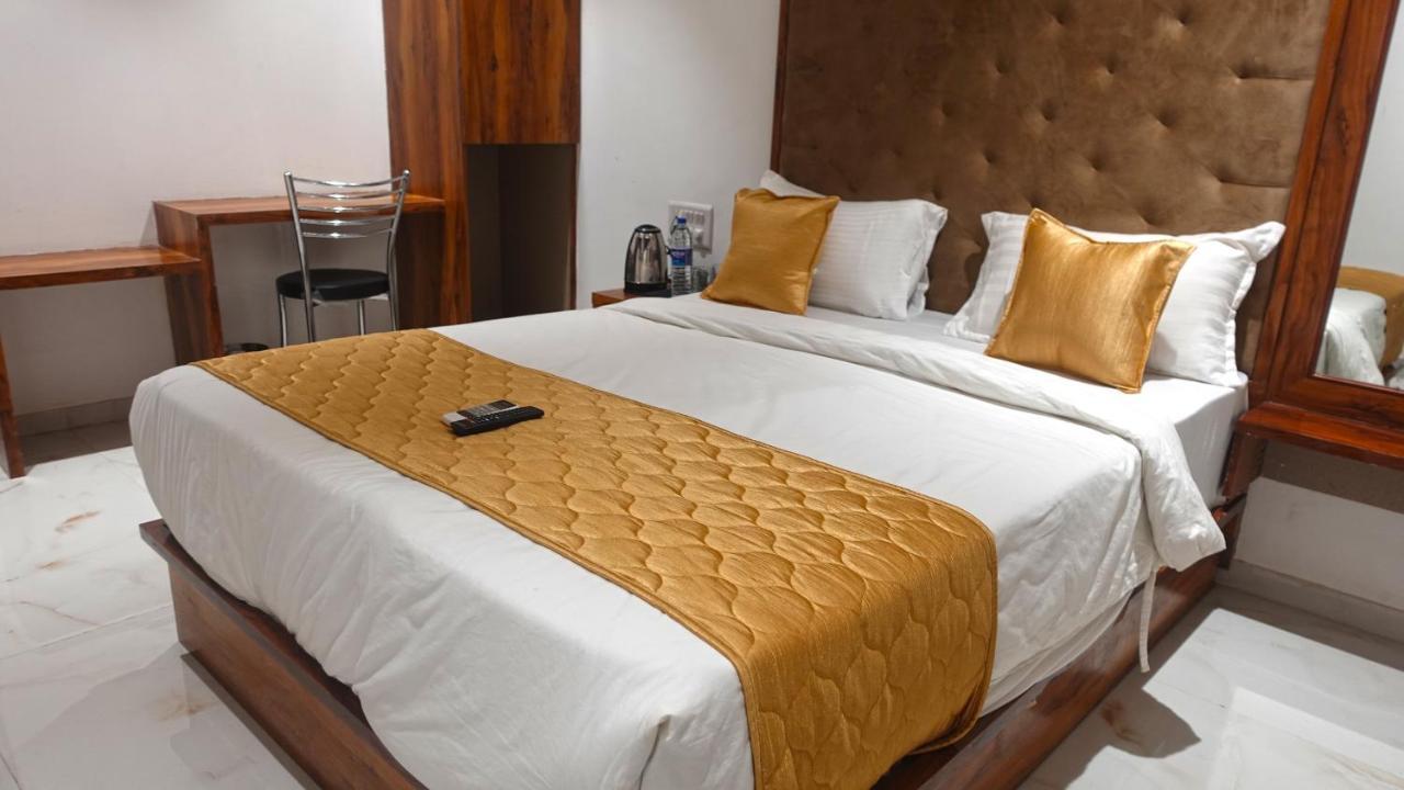 Hotel Palms Residency, Chembur มุมไบ ภายนอก รูปภาพ